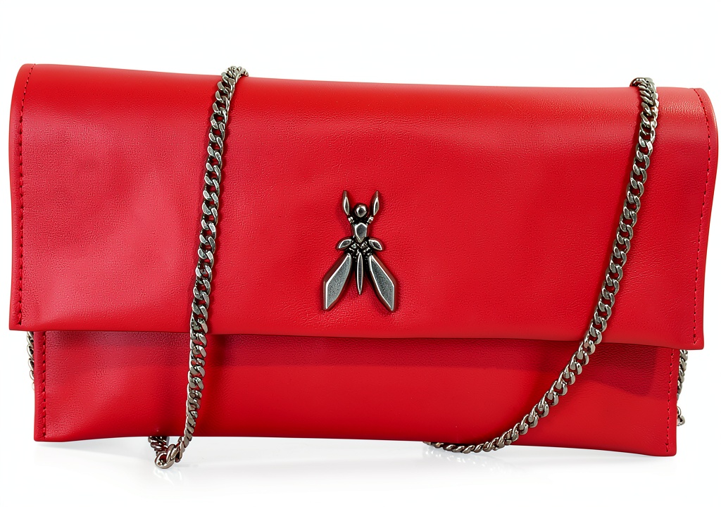 'Borsa Patrizia Pepe pochette tracolla in rosso su sfondo neutro'
