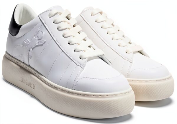 Sneaker PATRIZIA PEPE Fly White Black Donna casual stringata